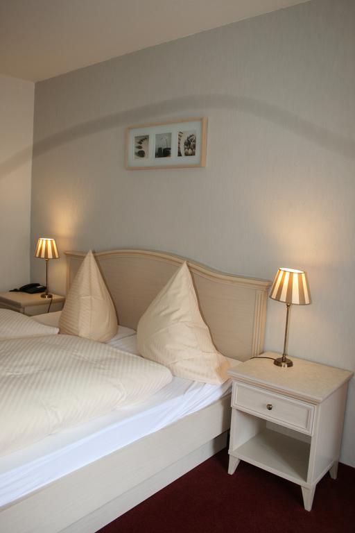 Hotel Aennchen บาดนอยเอินอาห์-อาร์ไวเลอร์ ภายนอก รูปภาพ