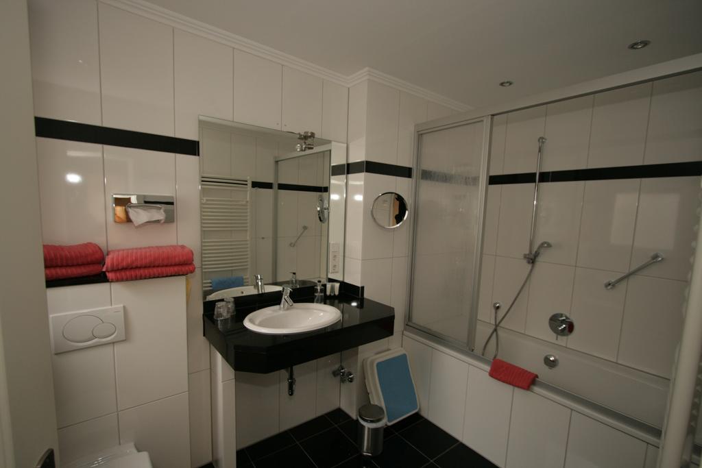 Hotel Aennchen บาดนอยเอินอาห์-อาร์ไวเลอร์ ภายนอก รูปภาพ